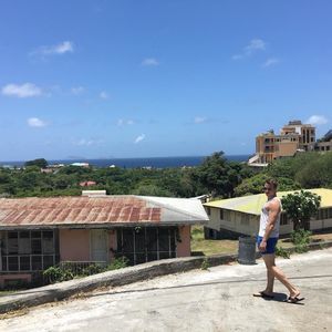 Meet your Posher, Costa